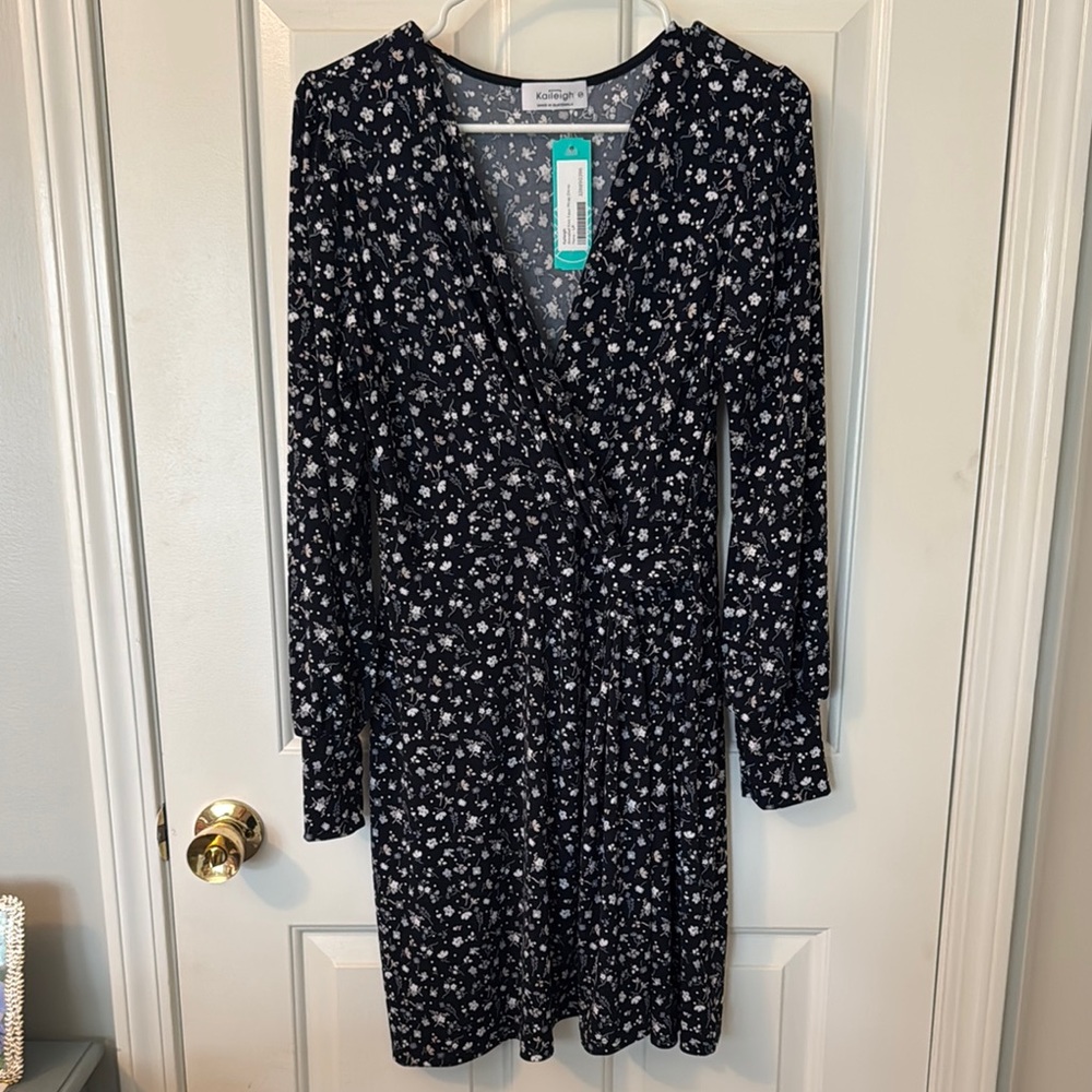 NWT Kaileigh Large Petite Floral Long Sleeve Dress